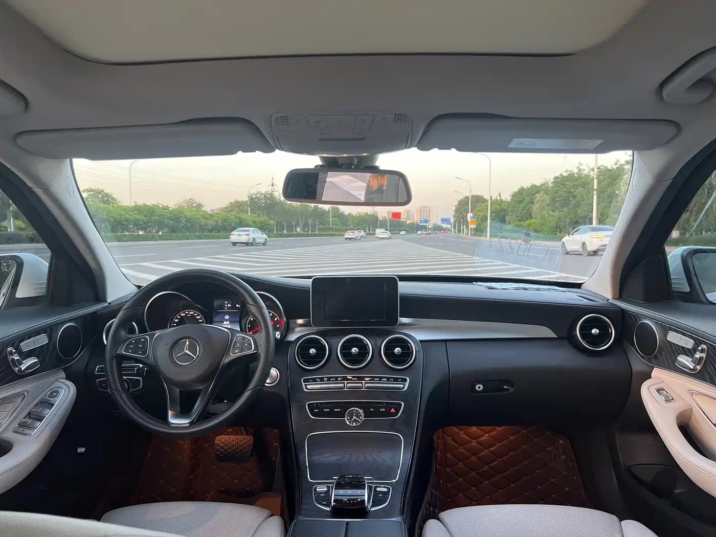 Mercedes-Benz C-Class 2016 C 200 L Sport фото 11