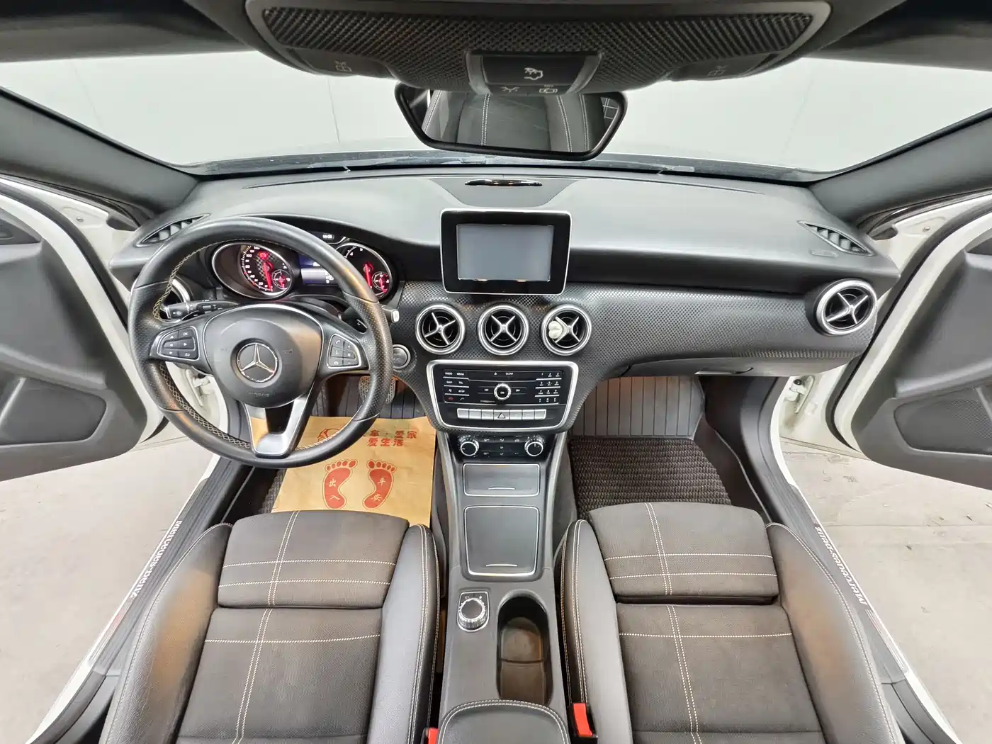 Mercedes-Benz A-Class (Import) 2017 A 200 Fashion Edition фото 9