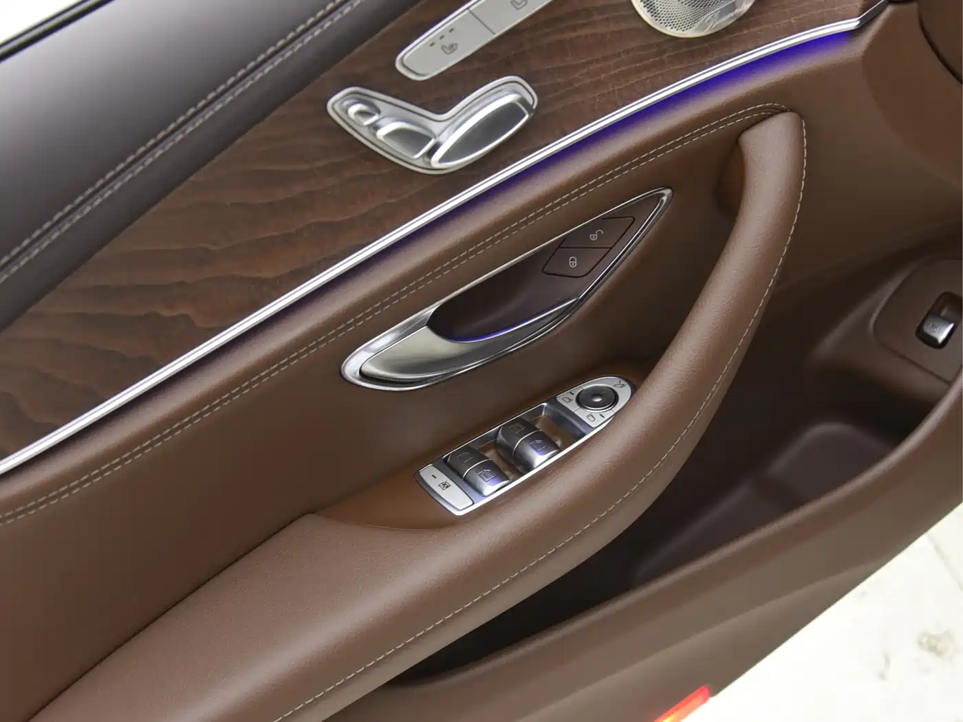 Mercedes-Benz E-Class 2022 Second Facelift E 300 L Luxury фото 10