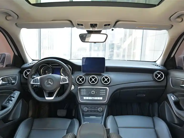 Mercedes-Benz GLA 2019 GLA 200 Dynamic фото 8