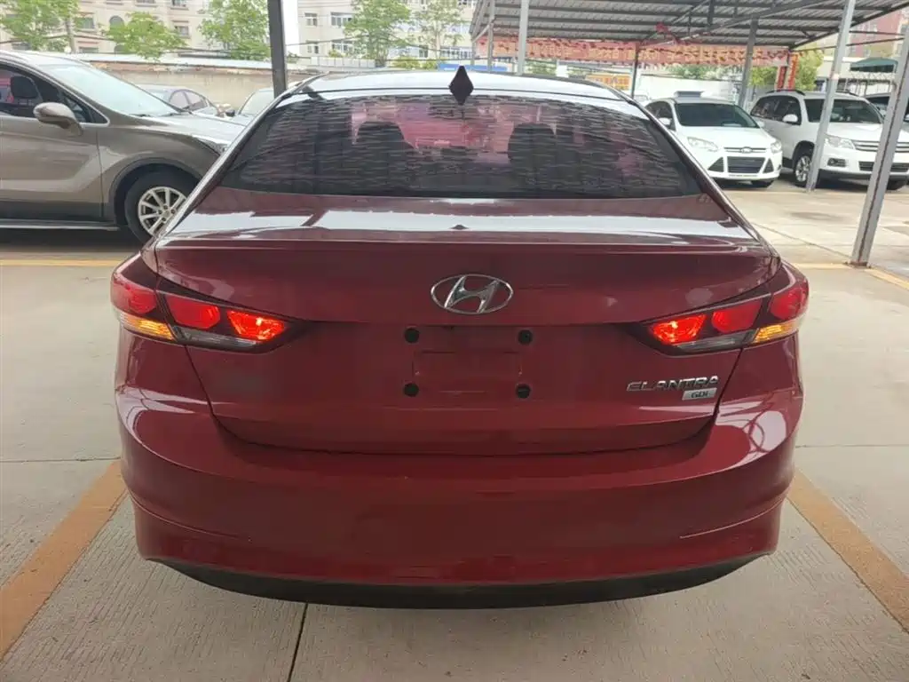 Hyundai Elantra 2016 Model 1.6L Automatic Smart Elite фото 6