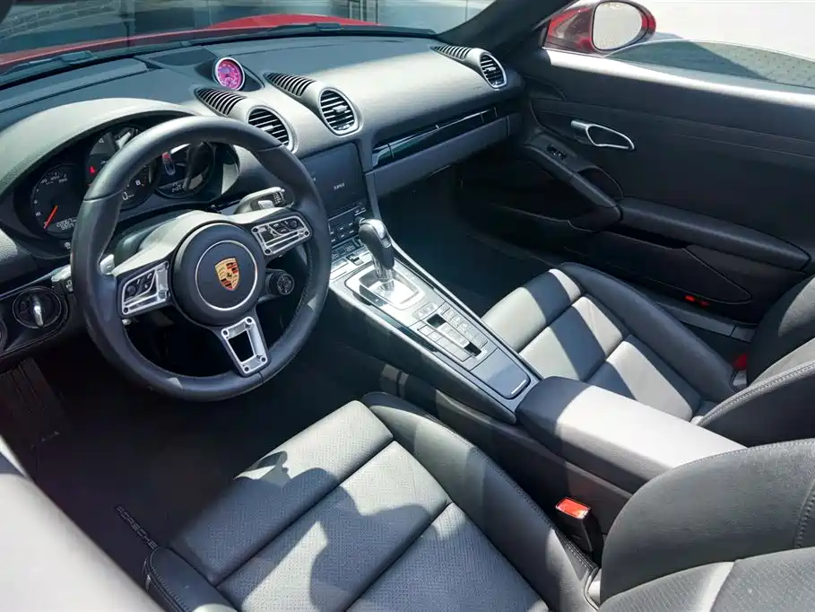 Porsche 718 2022 Boxster T 2.0T фото 17