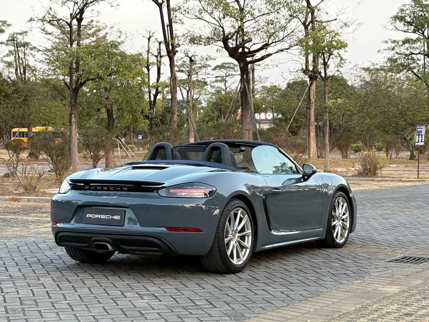 Porsche 718 2016 Boxster 2.0T фото 6