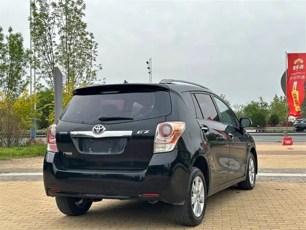 Toyota E'Z 2014 Xingyao 180E CVT Elite фото 4