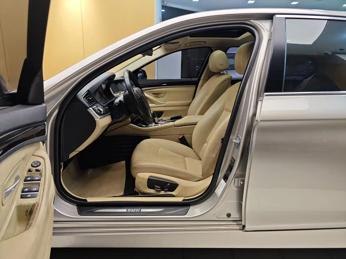 BMW 5 Series 2014 520Li Elegance фото 14
