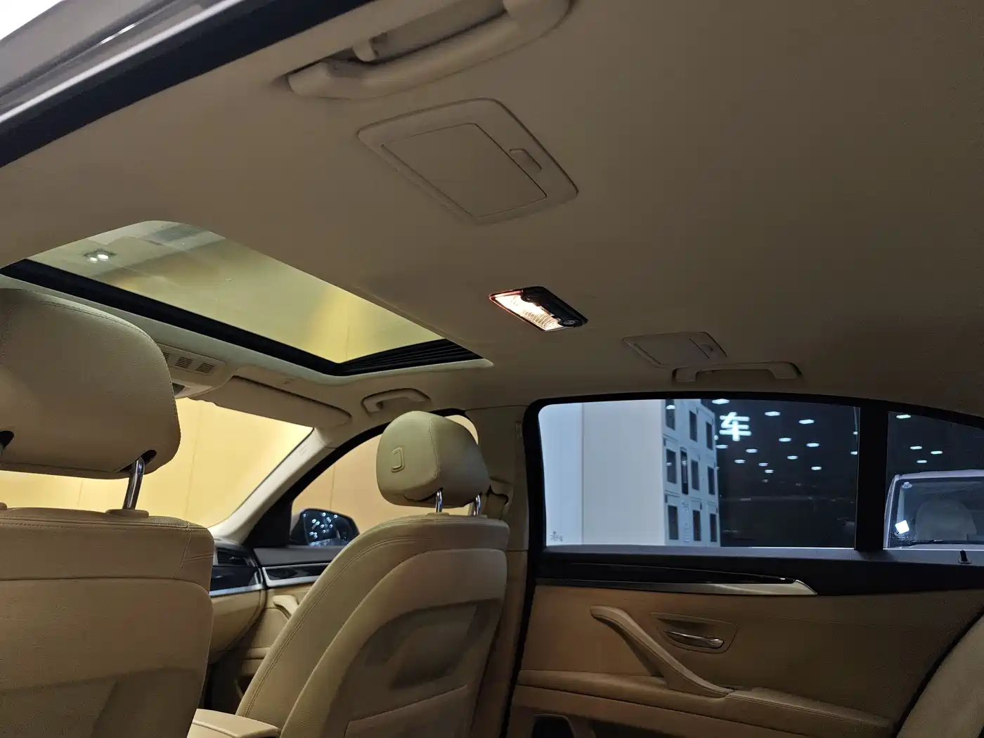 BMW 5 Series 2014 520Li Elegance фото 25