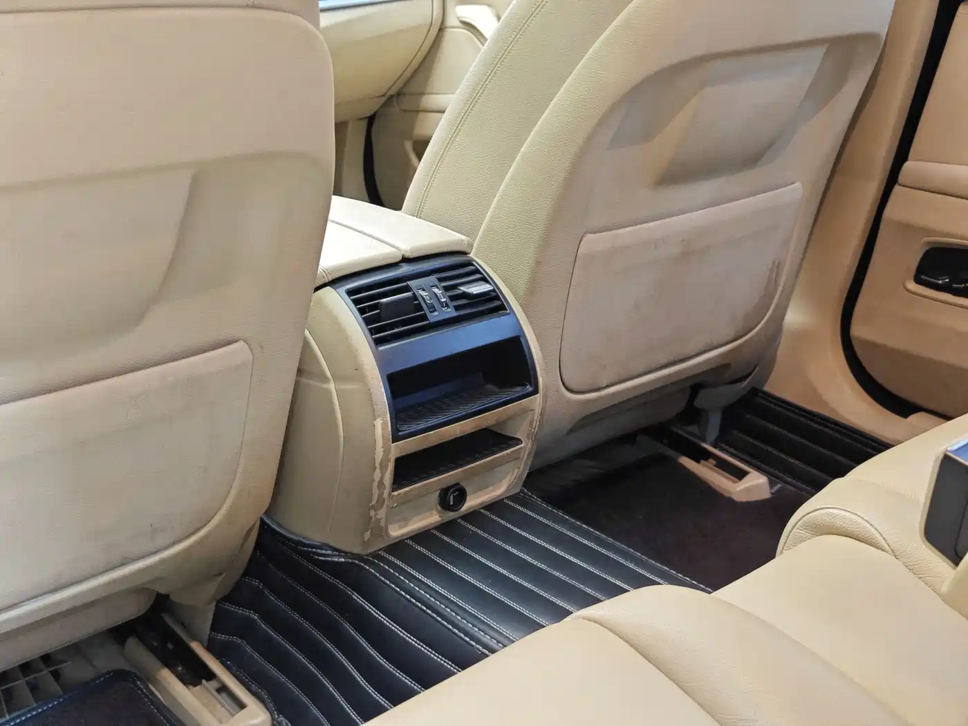 BMW 5 Series 2014 520Li Elegance фото 24