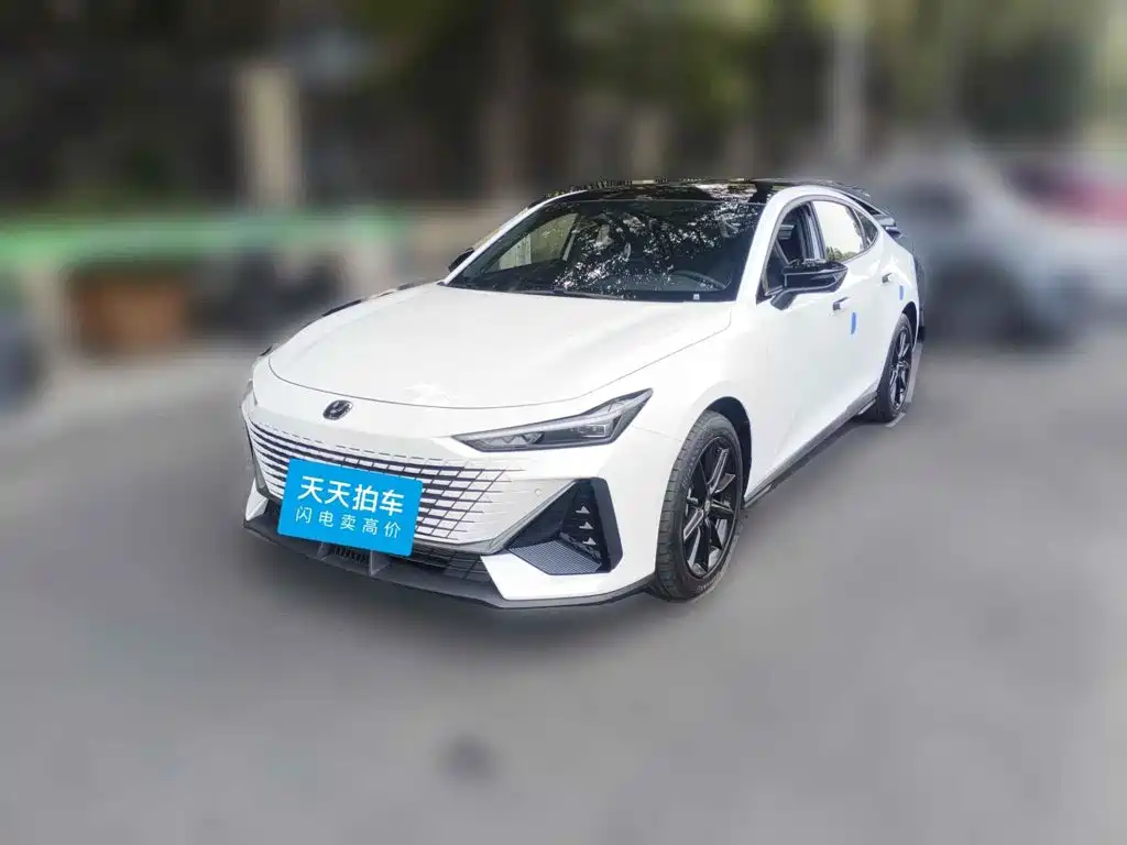 Changan UNI-V 2023 1.5T Luxury Edition