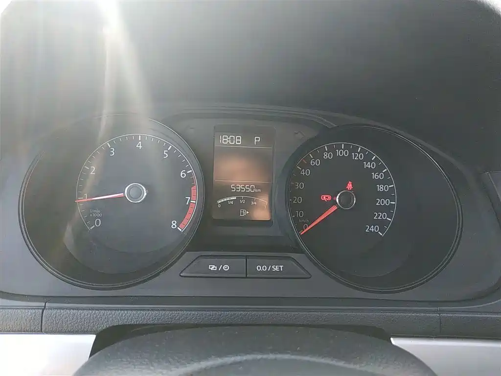 Volkswagen Lavida 2018 Classic 1.5L Automatic Trend China VI фото 4
