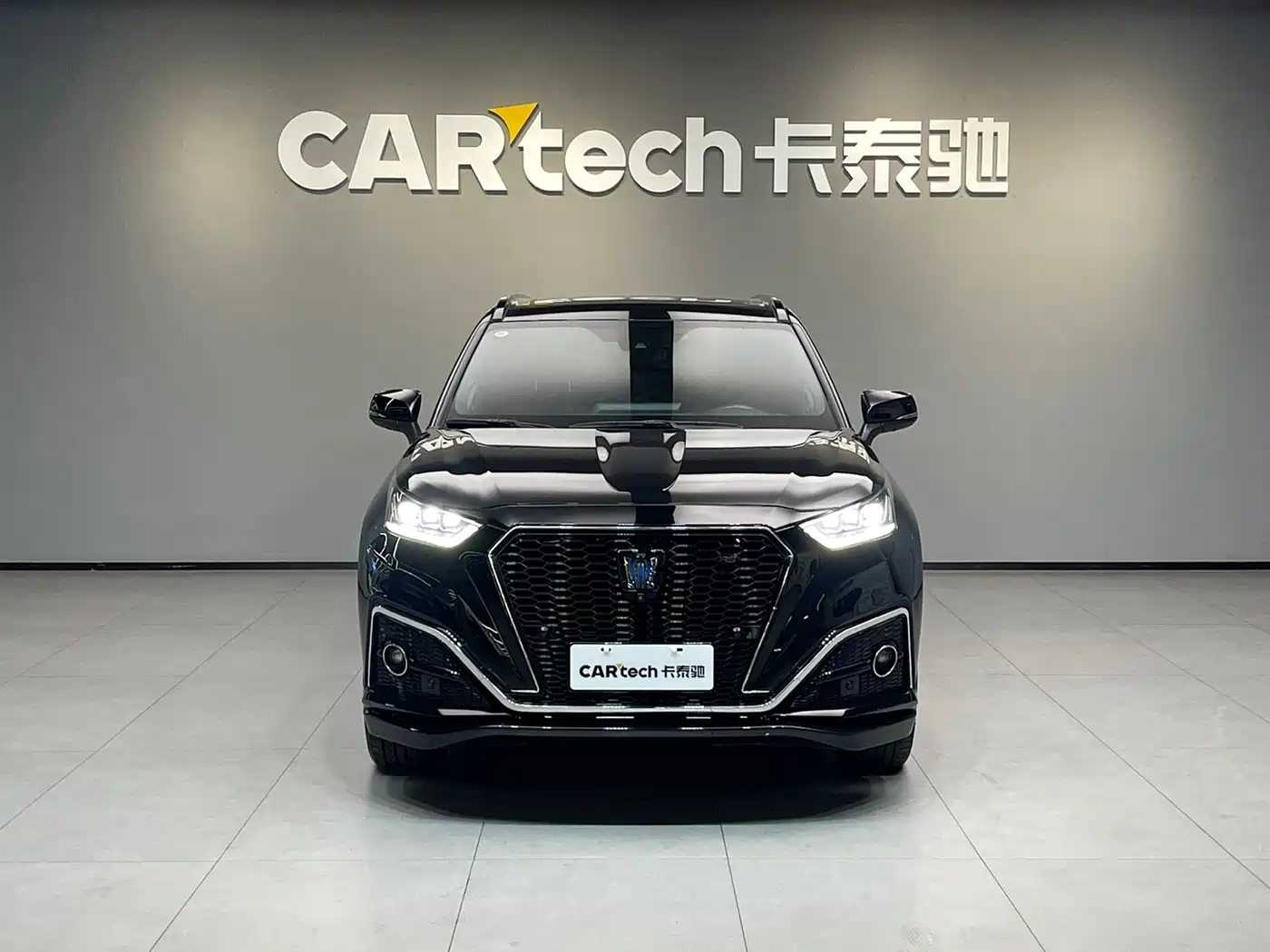 Toyota Crown Kluger 2021 2.5L HEV AWD Flagship Edition фото 2