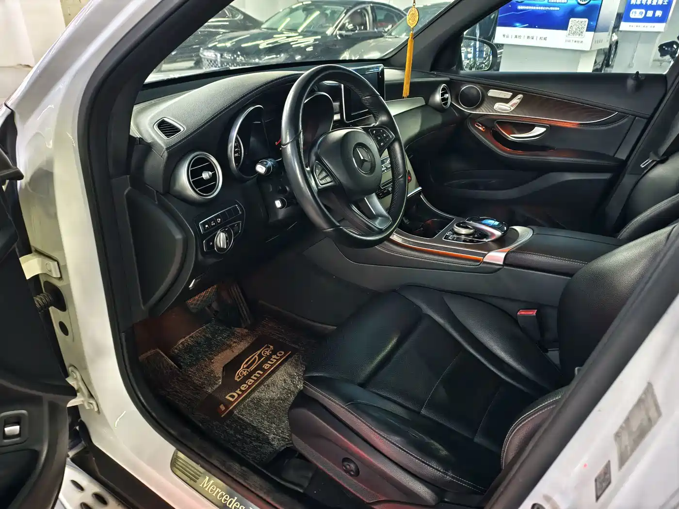 Фото 8 - Mercedes-Benz GLC