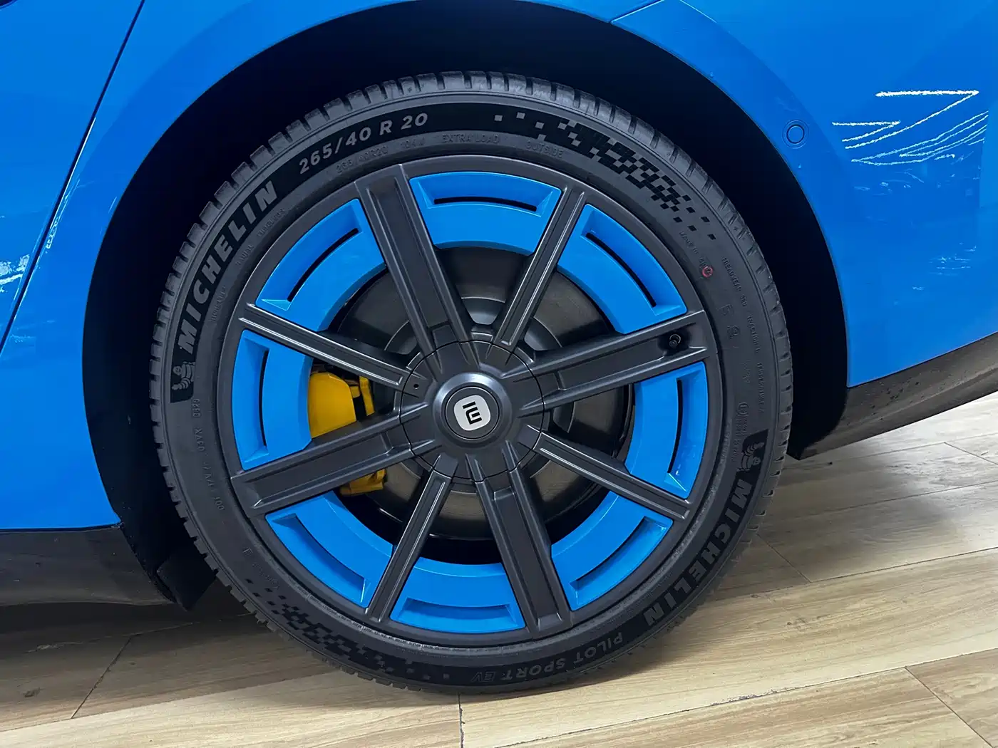 XIAOMI CAR XIAOMI SU7