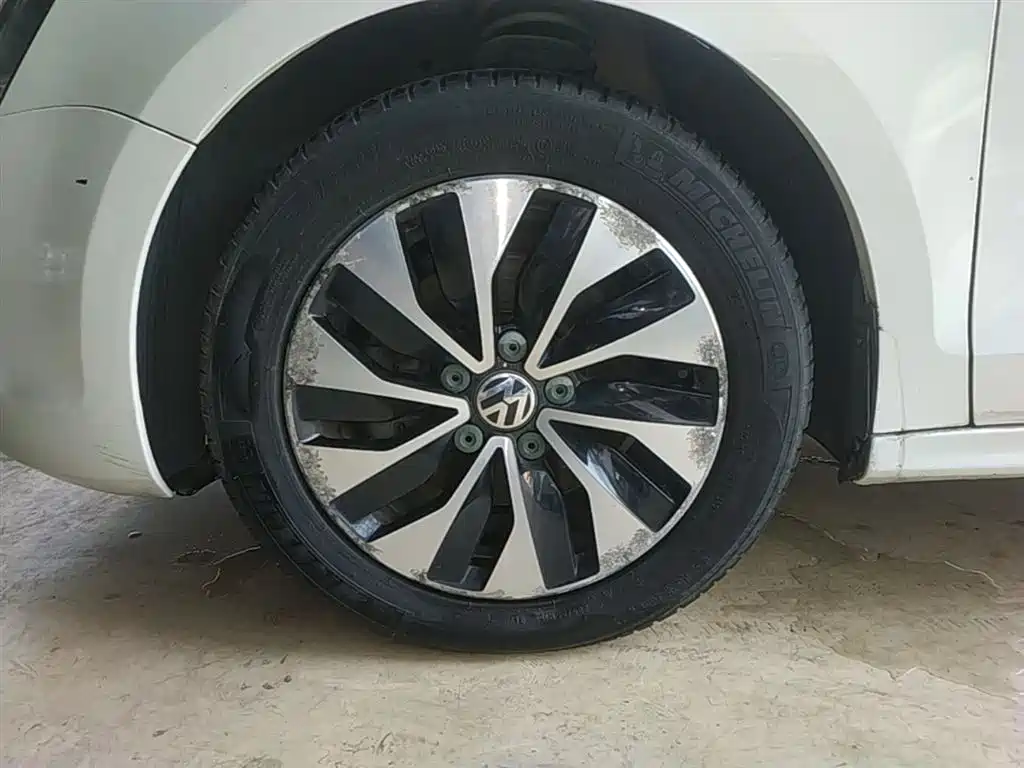 Volkswagen Sagitar 2014 Facelift 1.4TSI BlueMotion фото 23