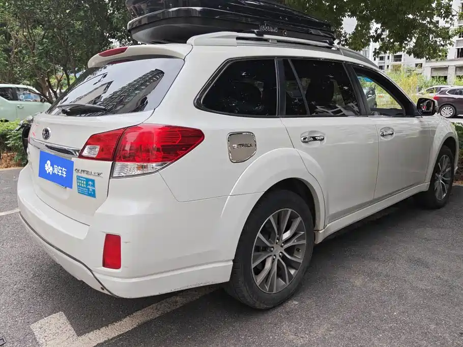 Photo 3 - Subaru Outback