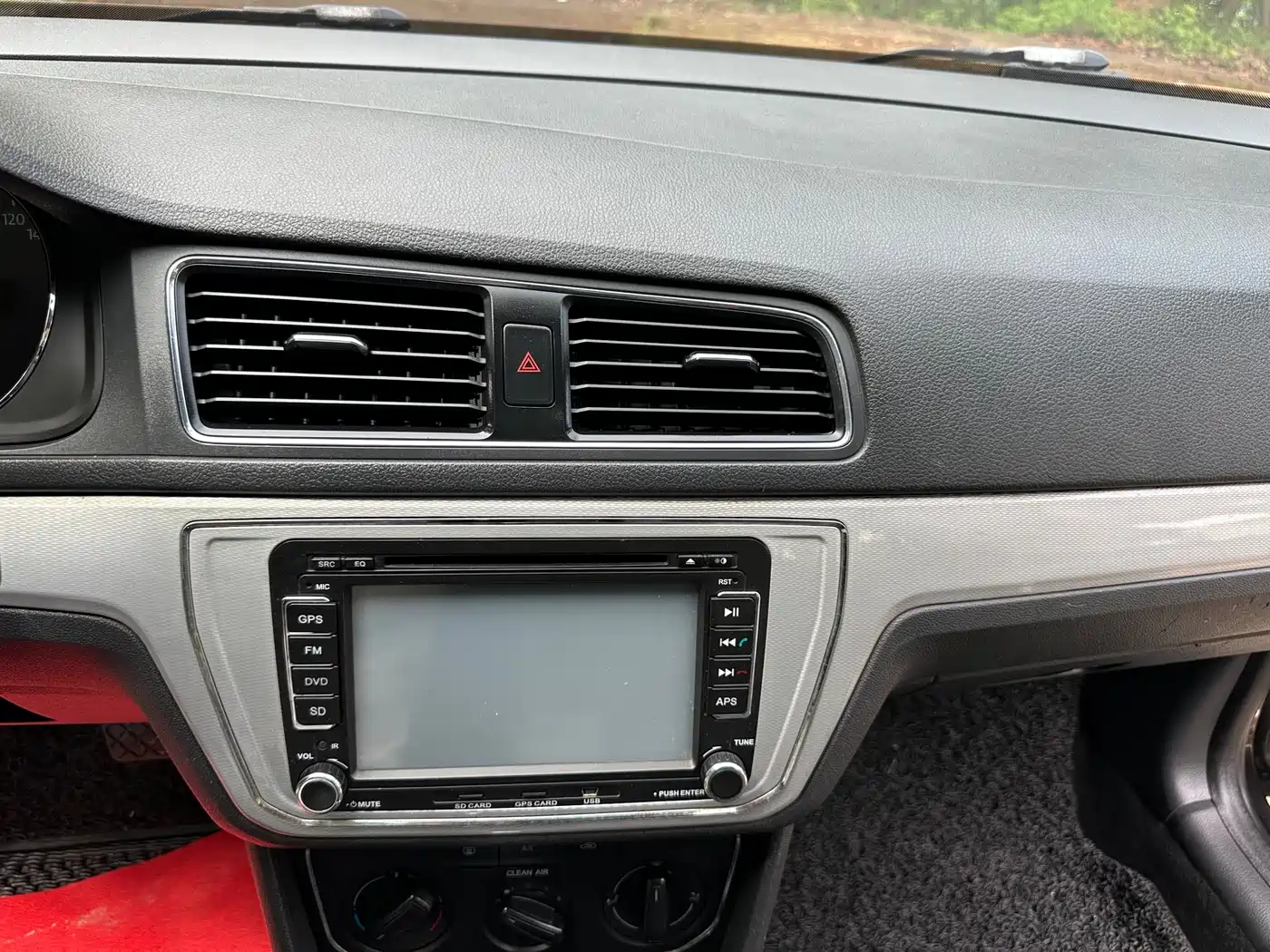 Volkswagen Lavida 2015 1.6L Automatic Comfort Edition фото 17