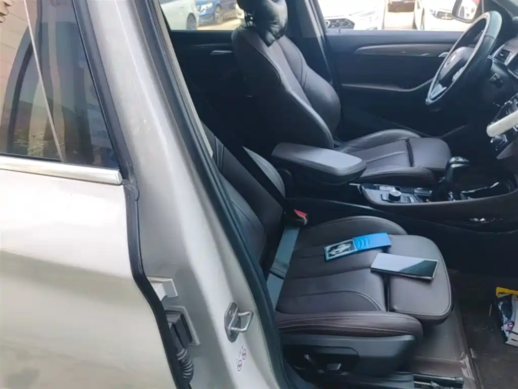 BMW X1 2019 sDrive18Li Premium Model фото 25