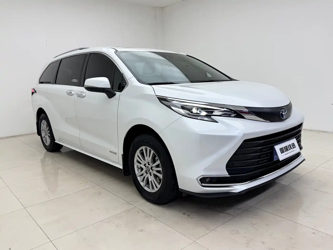 Toyota Sienna 2021 2.5L Hybrid Comfort Edition фото 3