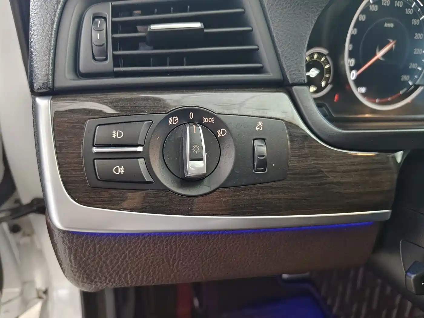 BMW 5 Series 2017 525Li Luxury Design Package фото 16