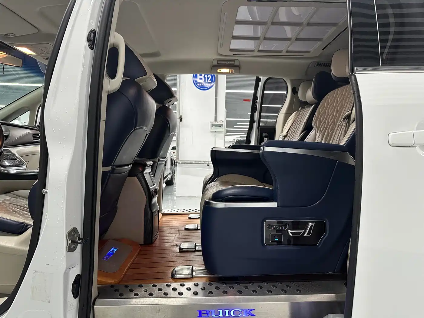 Buick GL8 2022 Land Business Class 652T Comfort фото 10