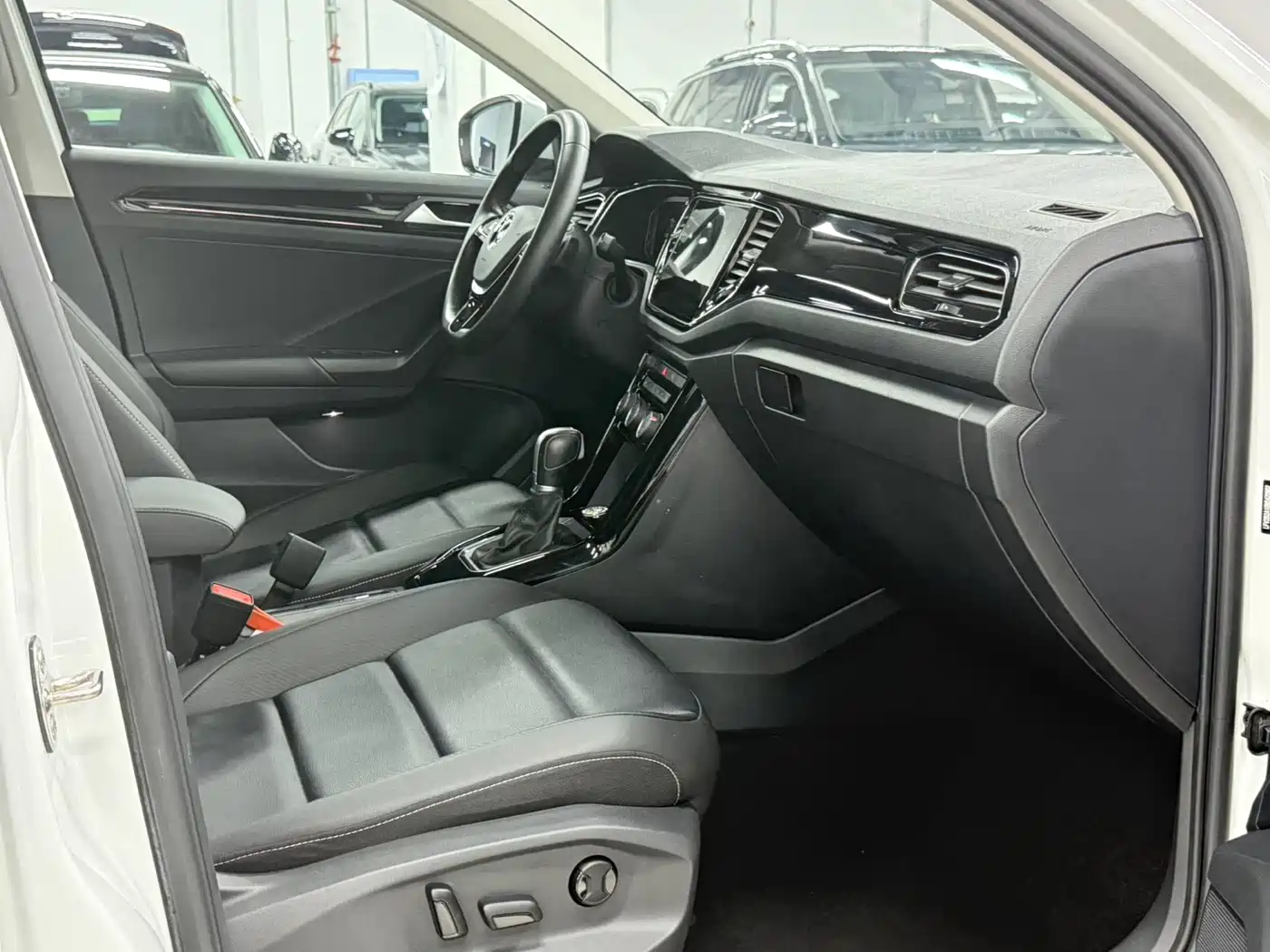 Volkswagen T-ROC 2022 280TSI DSG 2WD Comfort PLUS фото 19