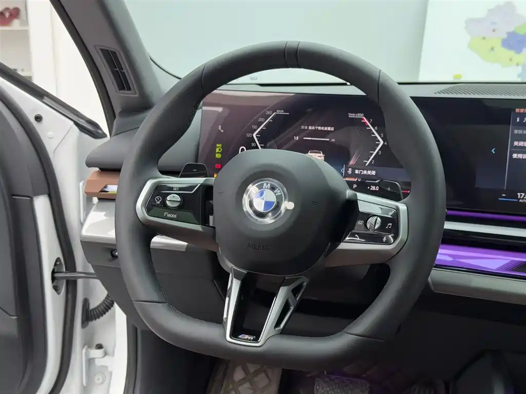 BMW 5 Series 2026 530Li Leading M Sport Package фото 11