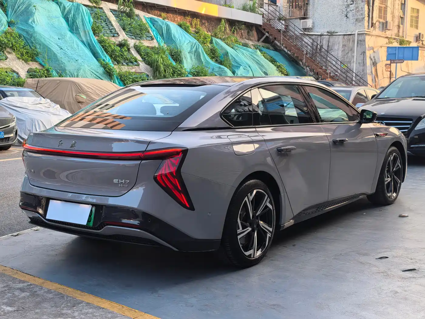 Hongqi EH7 2024 Model 760 Pro+ AWD фото 11