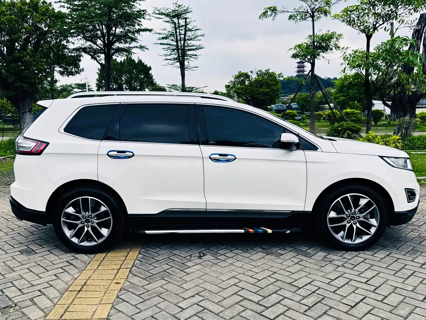 Фото 22 - Ford Edge