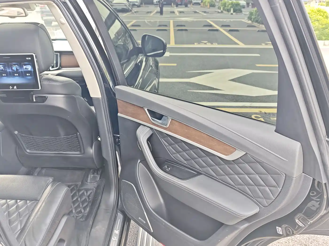 Hongqi HS7 2022 3.0T Auto 4WD Smart Connect Flagship 7-Seater фото 19