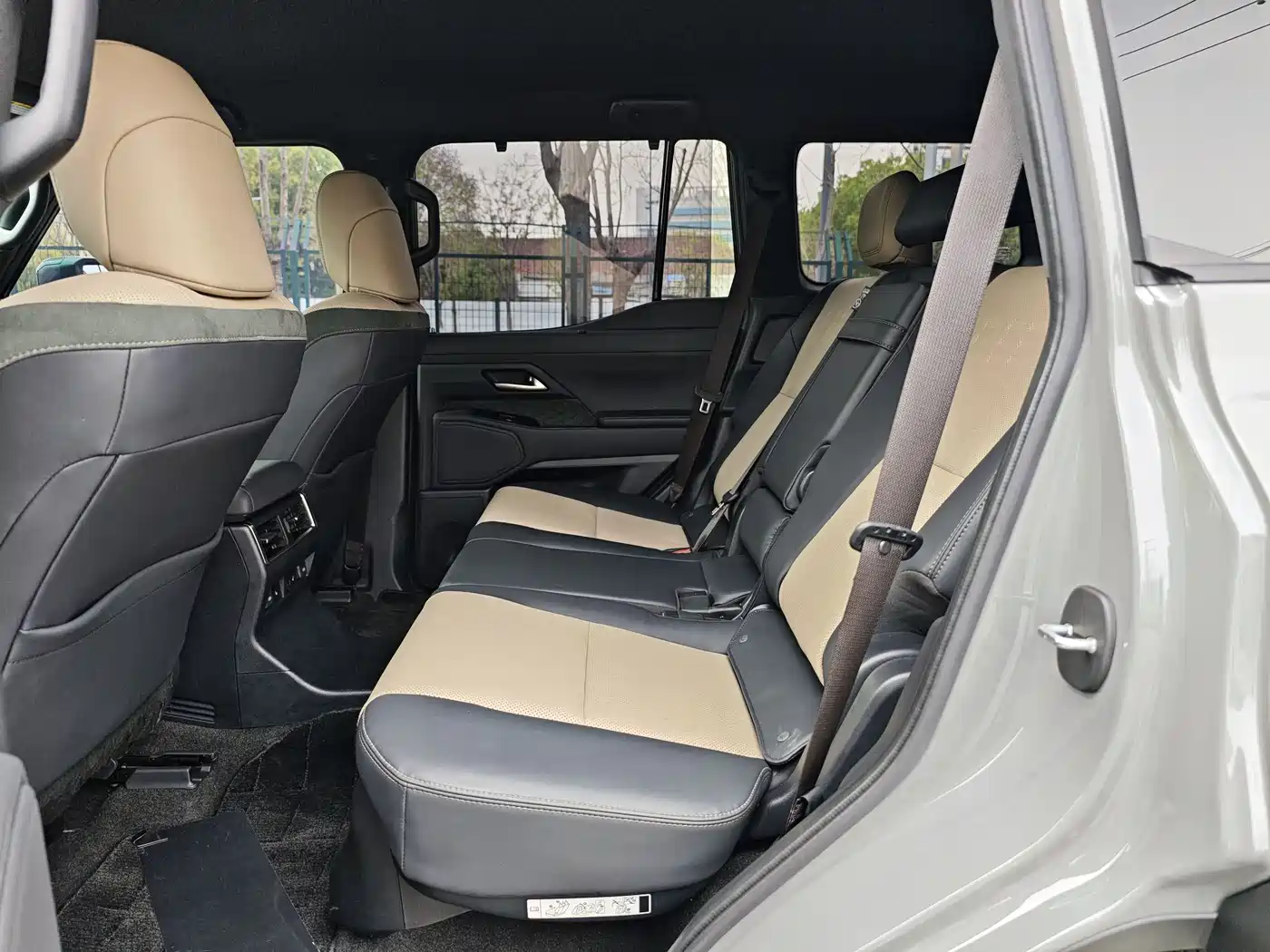Lexus GX 2024 OVERTRAIL Summit Edition фото 16