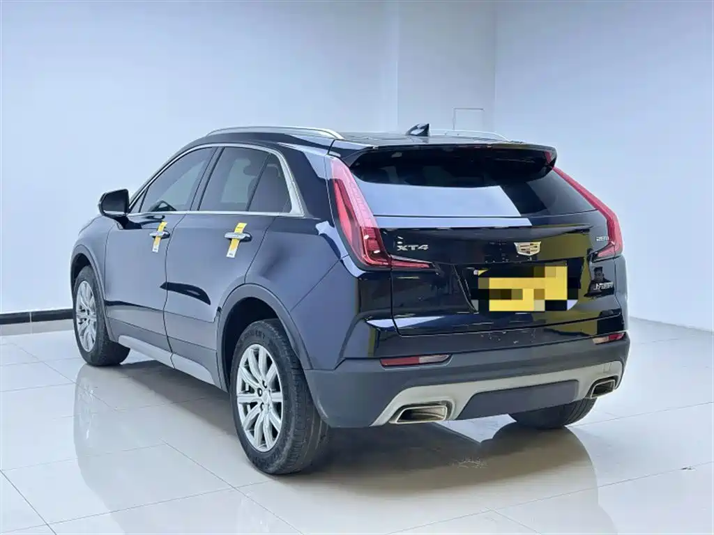 CADILLAC XT4