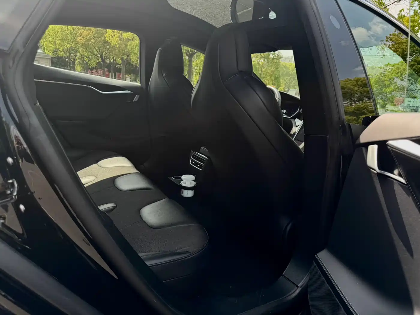 TESLA MODEL S