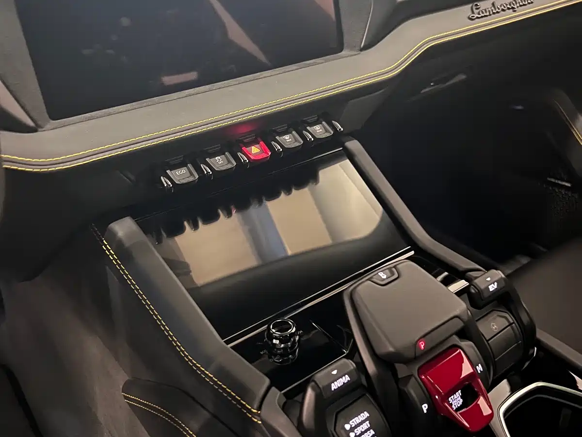 Lamborghini Urus SE 2025 4.0T Standard Edition фото 14