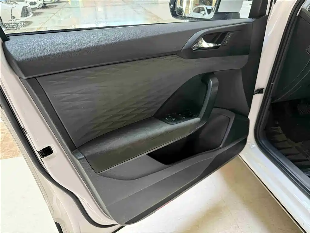 Volkswagen Tharu 2022 280TSI 2WD Trend фото 16