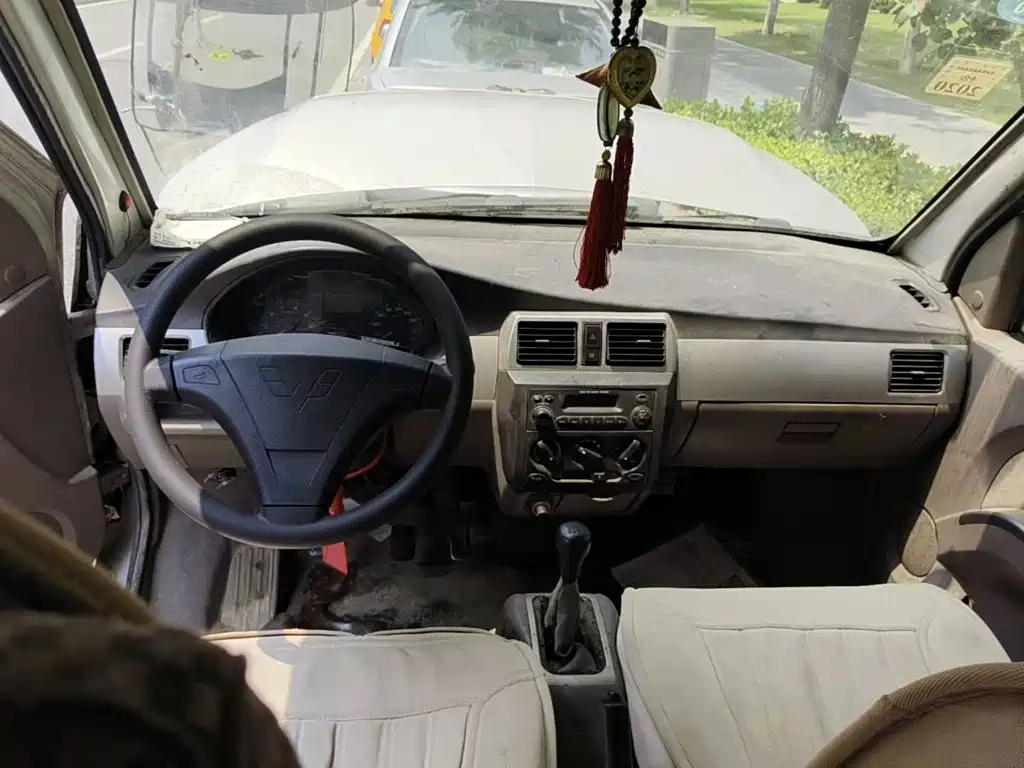 Wuling Motors Wuling Rongguang 2011 2011 1.2L Standard Model