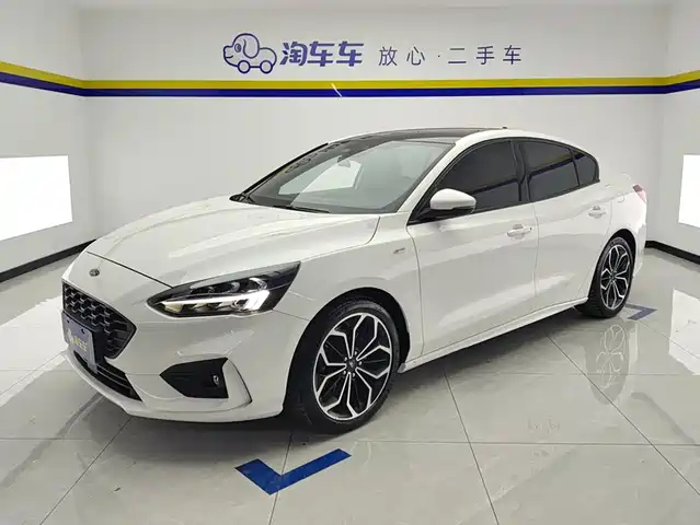 Ford Focus Седан, EcoBoost 180, автомат, ST Line