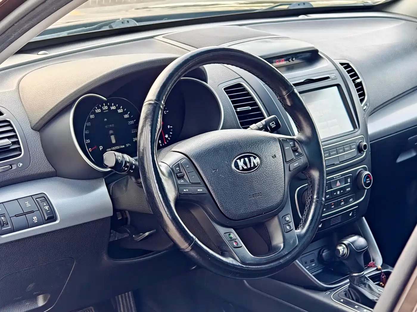 Photo 8 - Kia Sorento