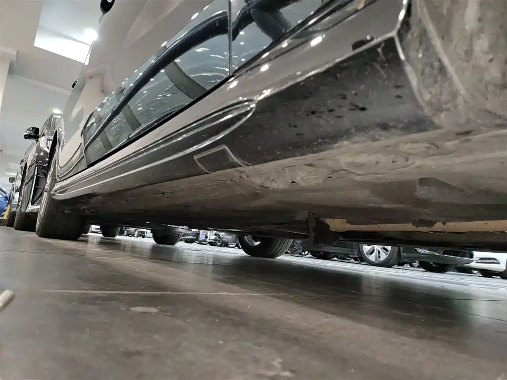Mercedes-Benz E-Class 2015 E 200 L Sport фото 21