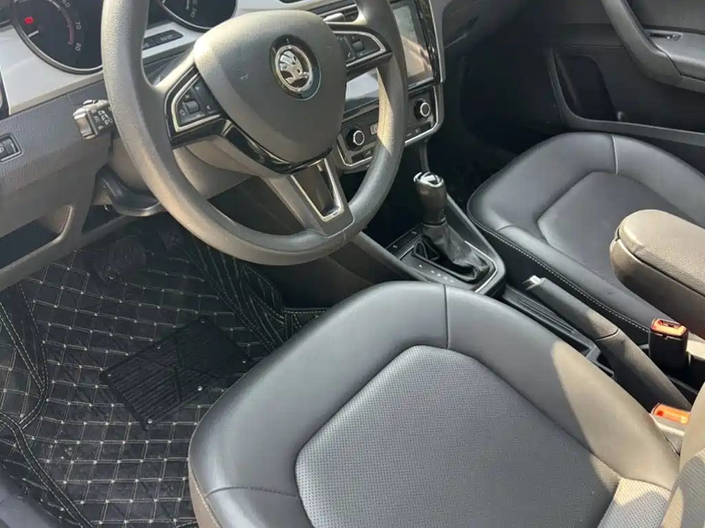 صورة 13 - Škoda Rapid