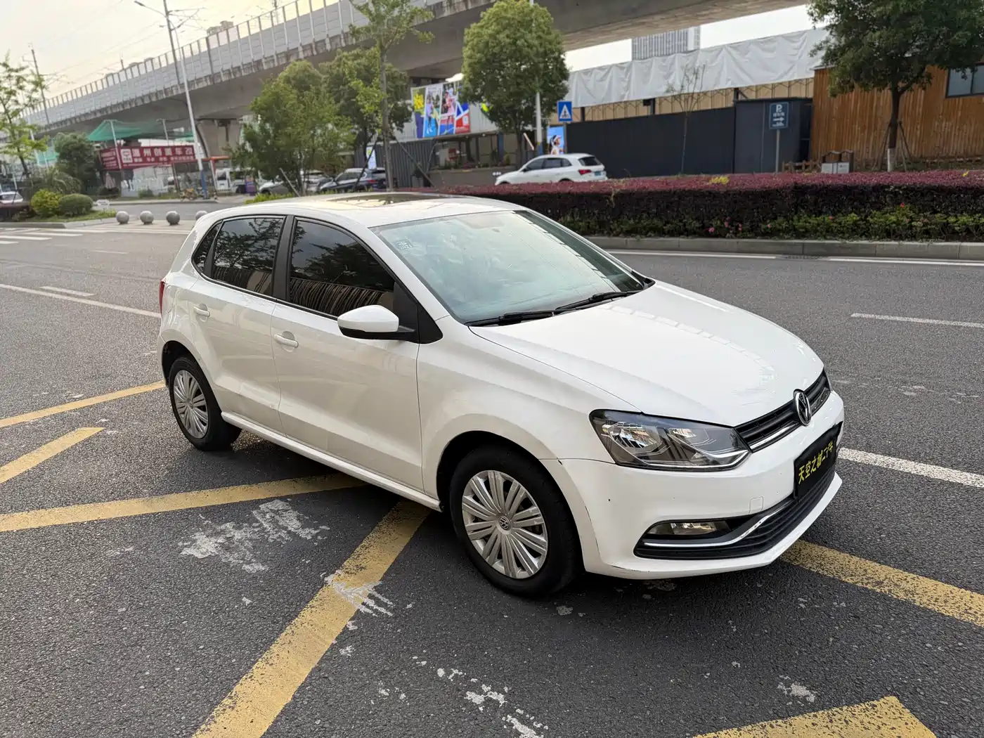 Volkswagen Polo 2016 1.6L Automatic Comfort фото 4