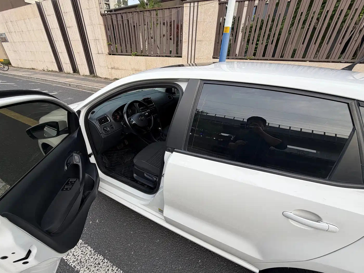 Volkswagen Polo 2016 1.6L Automatic Comfort фото 10
