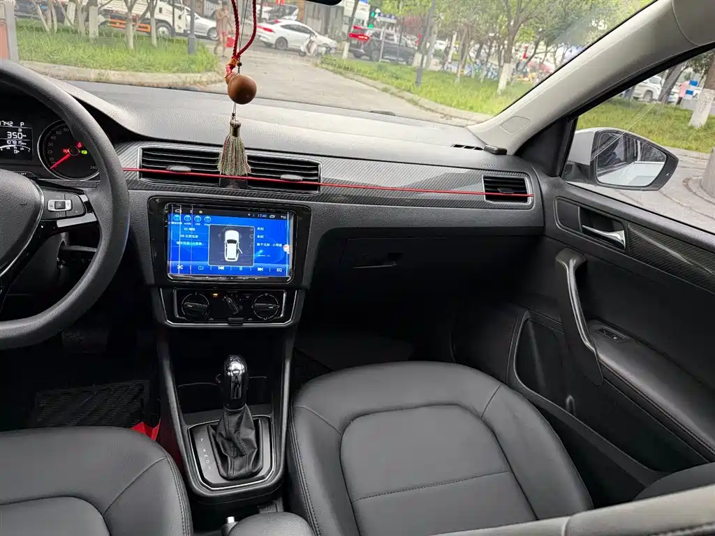 Volkswagen Santana 2017 Gran Santana 1.6L Auto Luxury фото 9