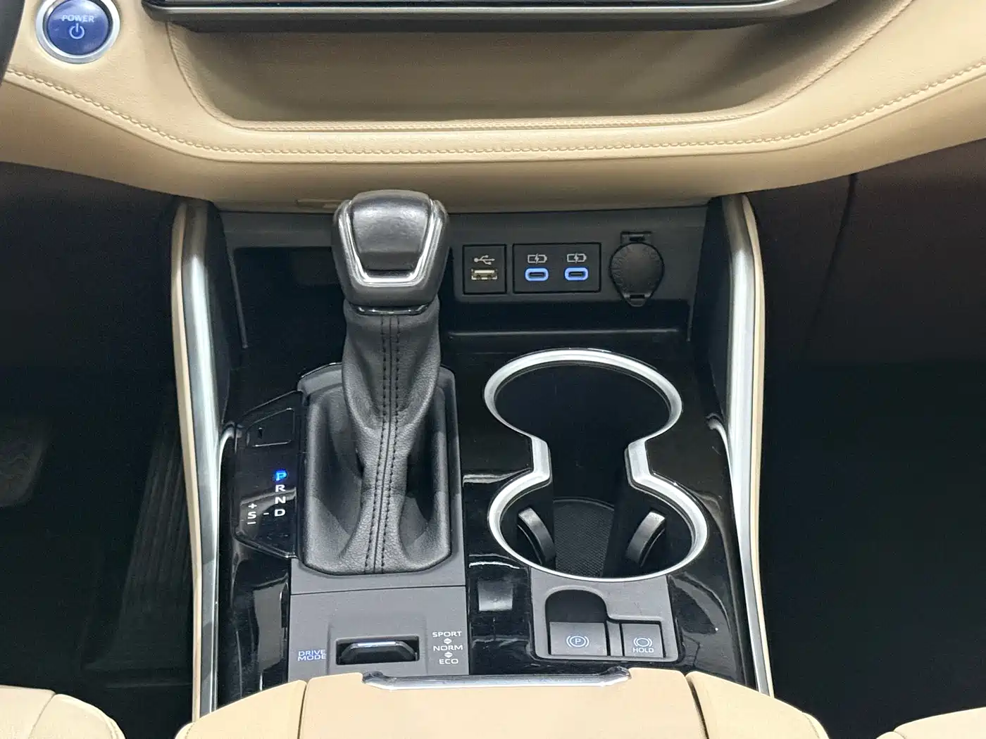 Toyota Highlander 2022 Model Dual Engine 2.5L 4WD Premium Edition 7-Seater фото 15