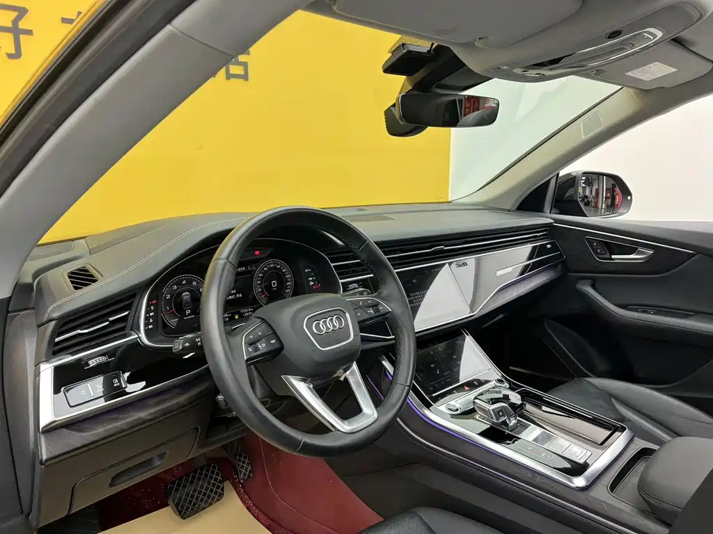 Audi Q8 2024 2023 55 TFSI Luxury Sport
