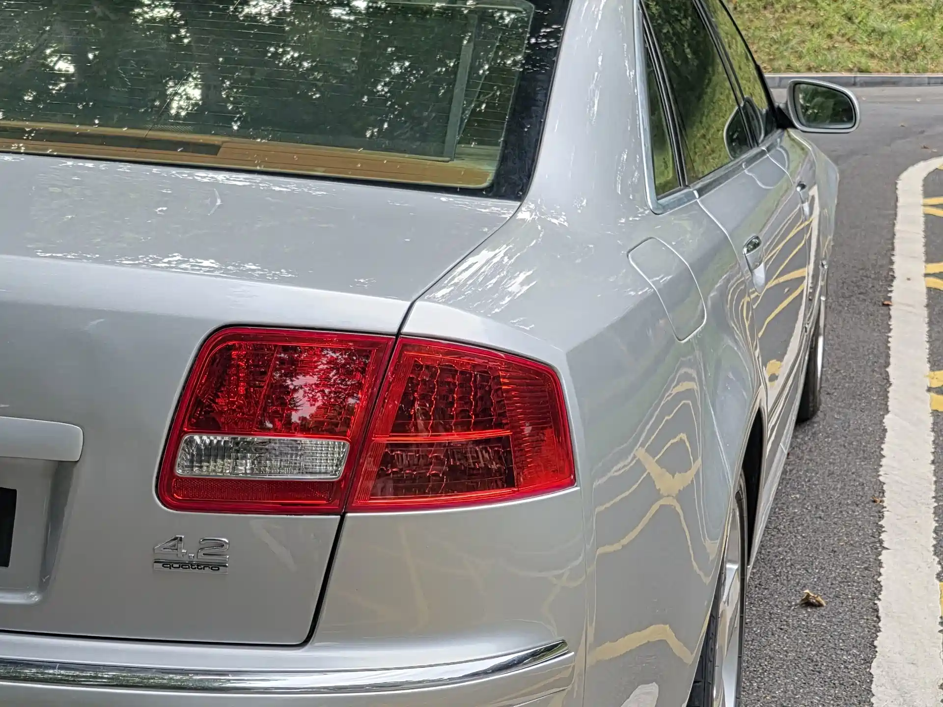 Photo 10 - Audi A8