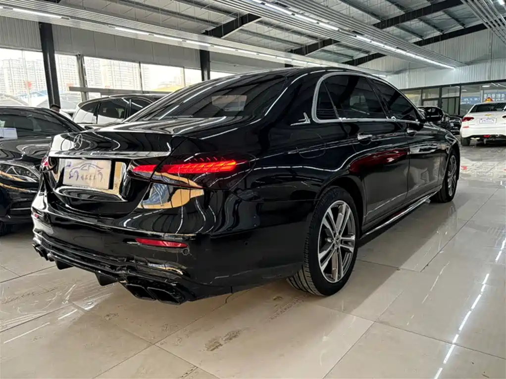 Mercedes-Benz E-Class 2023 E 260 L Sport фото 6