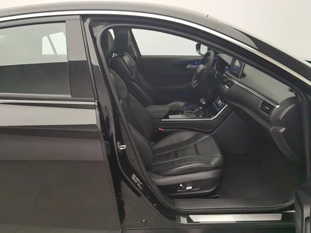 Фото 23 - Hongqi H5