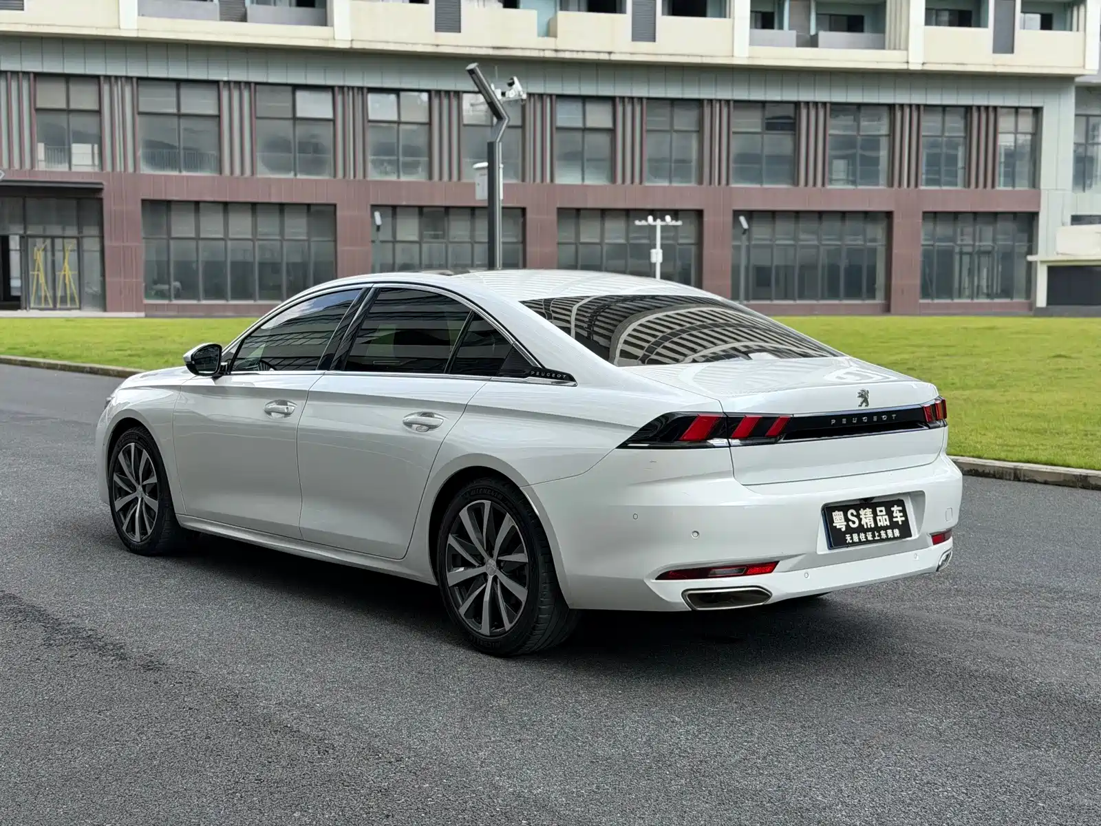 Фото 4 - Peugeot 508