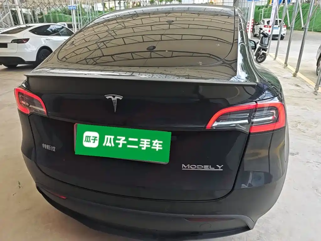 Фото 6 - Tesla Model Y