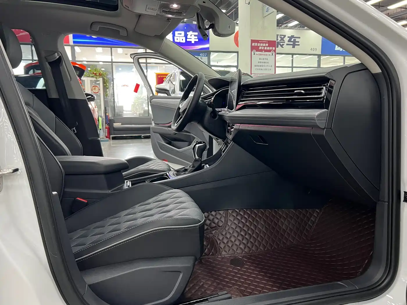 Volkswagen Sagitar 2023 300TSI DSG Surpassing Edition фото 21