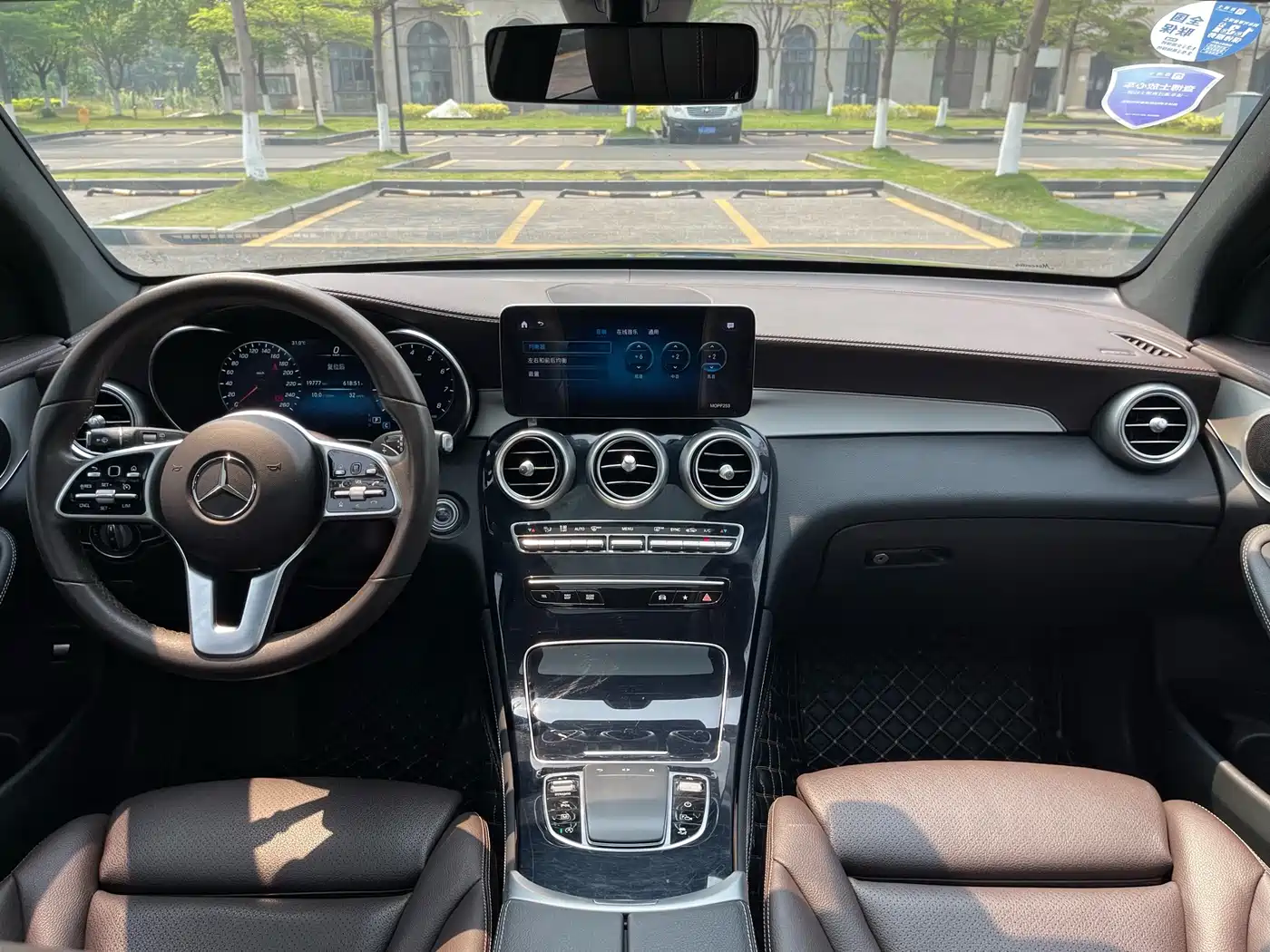 Mercedes-Benz GLC 2021 GLC 260 L 4MATIC Sporty фото 16